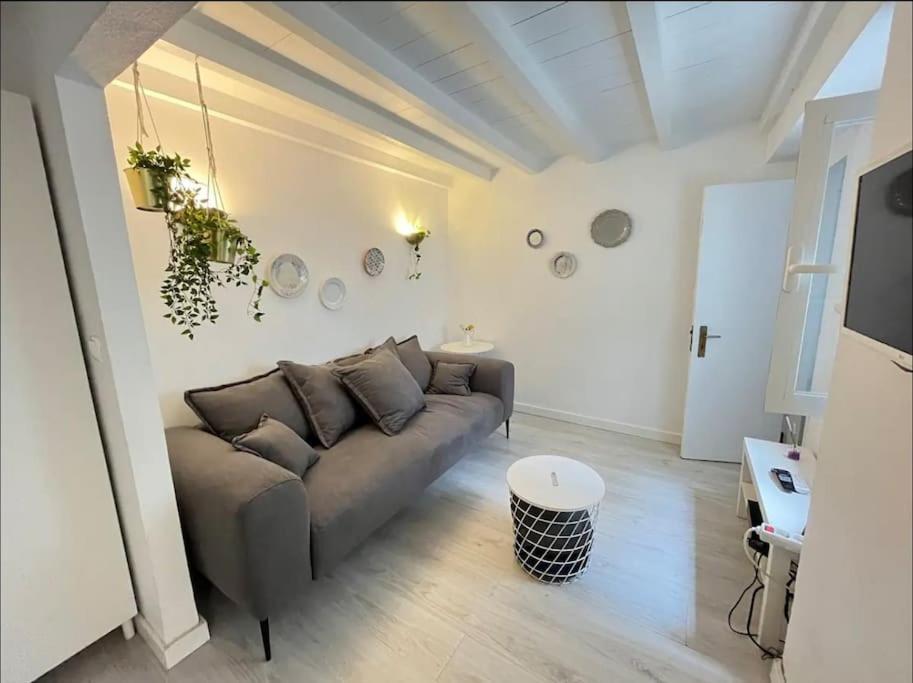 Duplex Lx Factory 2 Bedroom - Patio - Free Parking Lisbon Bagian luar foto