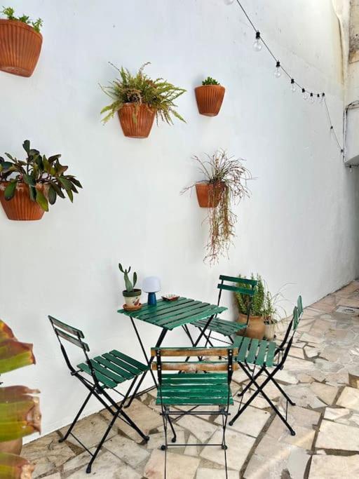 Duplex Lx Factory 2 Bedroom - Patio - Free Parking Lisbon Bagian luar foto